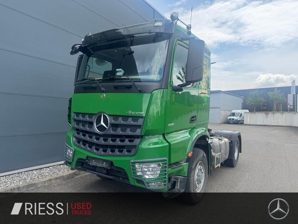 Mercedes-Benz Arocs 1851 HAD Retarder Navi STH AUT DynLicht - Nyergesvontató: 2 kép. Mercedes-Benz Arocs 1851 HAD Retarder Navi STH AUT DynLicht - Nyergesvontató: 2 kép.