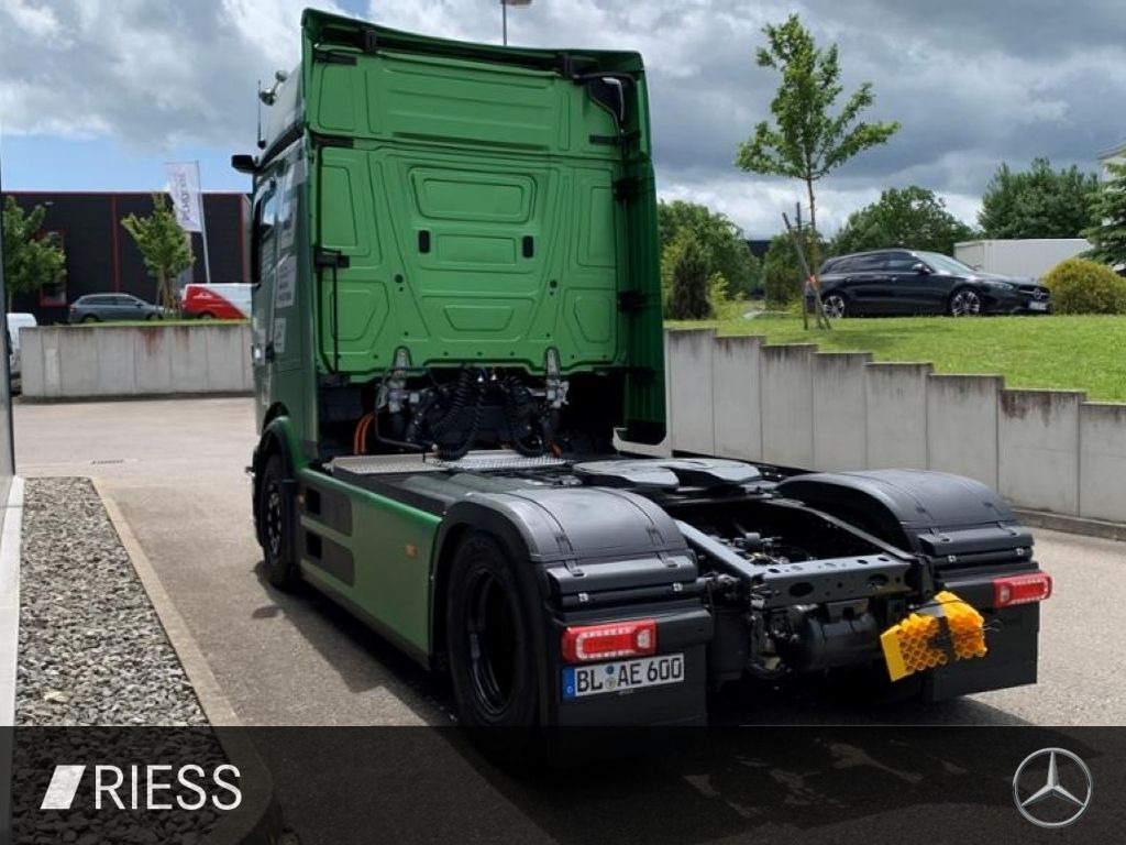 Mercedes-Benz eActros 600 LS AUT LM - Nyergesvontató: 3 kép. Mercedes-Benz eActros 600 LS AUT LM - Nyergesvontató: 3 kép.