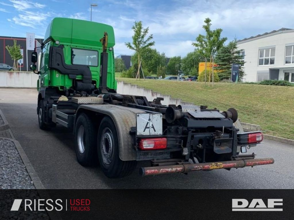 DAF CF 480 FAN Abroller 7 m Lenkachse Motorabtrieb - Teherautó: 5 kép. DAF CF 480 FAN Abroller 7 m Lenkachse Motorabtrieb - Teherautó: 5 kép.