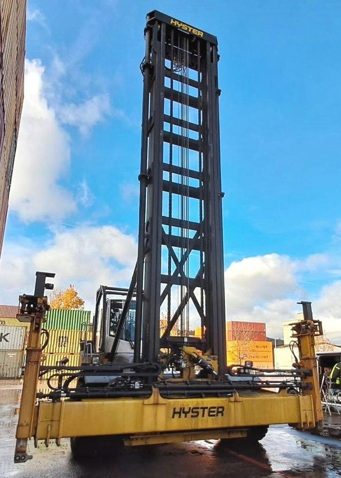 Hyster H9XM-ECD7 - Konténer targoncá: 4 kép. Hyster H9XM-ECD7 - Konténer targoncá: 4 kép.