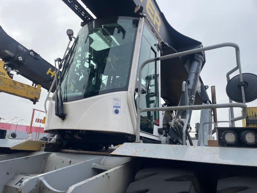 Hyster RS46-41XD/67S - Konténerrakodó: 5 kép. Hyster RS46-41XD/67S - Konténerrakodó: 5 kép.