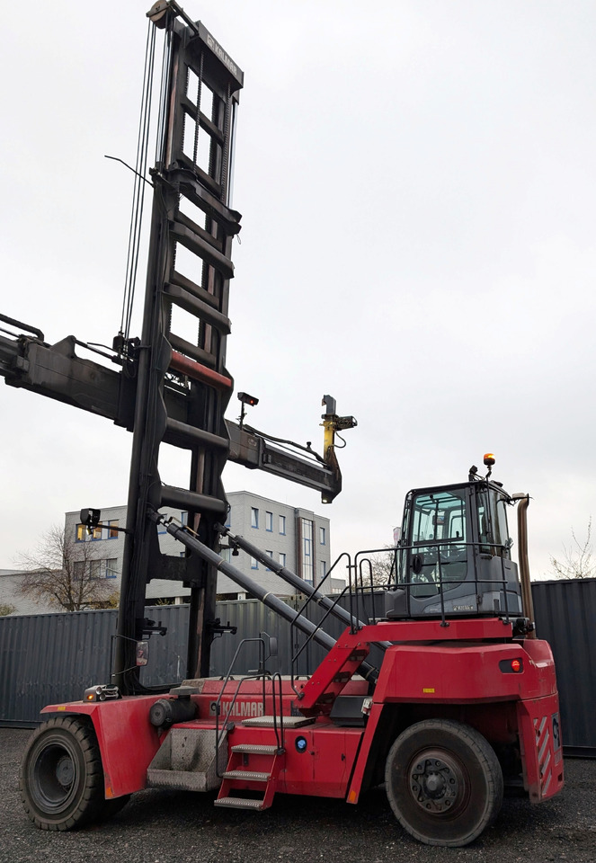 KALMAR DCG100-45ED7 - Konténer targoncá: 4 kép. KALMAR DCG100-45ED7 - Konténer targoncá: 4 kép.