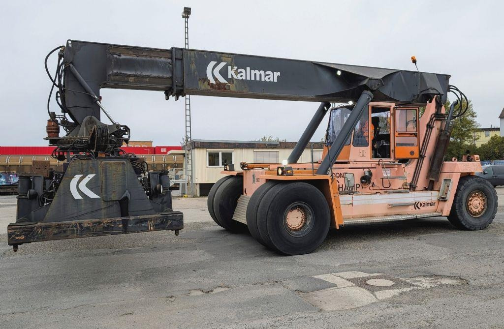 Kalmar DC4560RC4 - Konténerrakodó: 3 kép. Kalmar DC4560RC4 - Konténerrakodó: 3 kép.