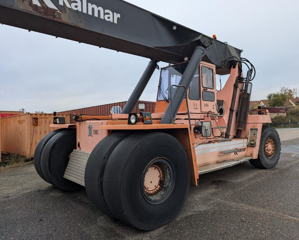 Kalmar DC4560RC4 - Konténerrakodó: 1 kép. Kalmar DC4560RC4 - Konténerrakodó: 1 kép.