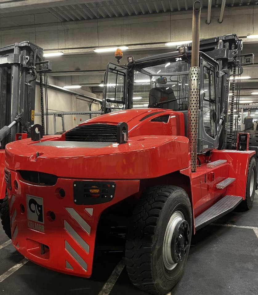 Kalmar DCG120-12 - Dízel targonca: 3 kép. Kalmar DCG120-12 - Dízel targonca: 3 kép.