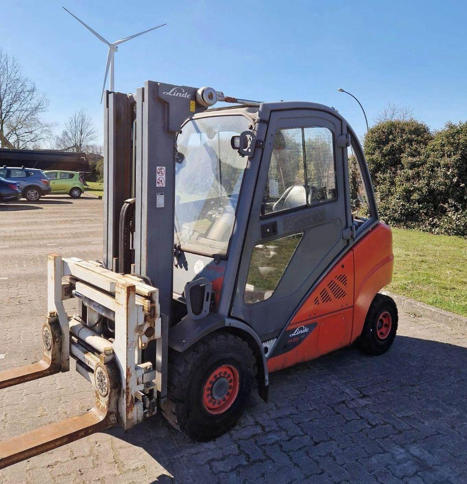 Linde H35D-02 EVO - Dízel targonca: 3 kép. Linde H35D-02 EVO - Dízel targonca: 3 kép.