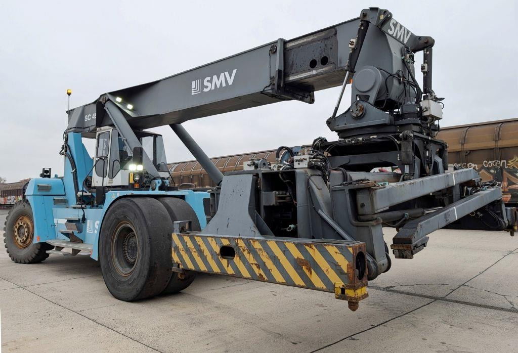 SMV SC4527CA5 - Konténerrakodó: 3 kép. SMV SC4527CA5 - Konténerrakodó: 3 kép.