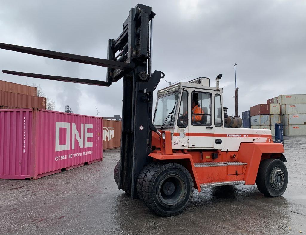 Svetruck 13,6-120-32 - Dízel targonca: 4 kép. Svetruck 13,6-120-32 - Dízel targonca: 4 kép.