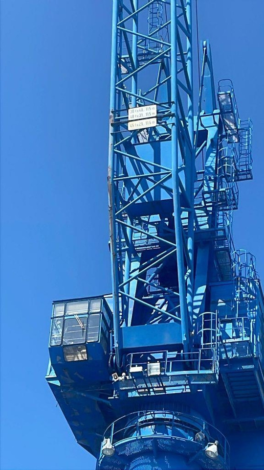 Takraf PDK - Toronydaru: 5 kép. Takraf PDK - Toronydaru: 5 kép.