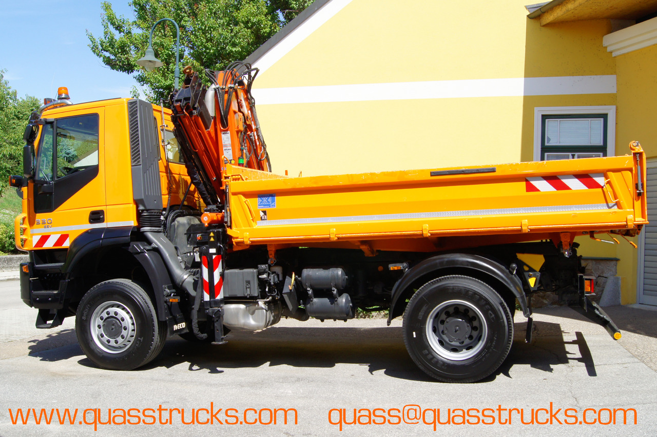 IVECO 190T33 Trakker 4x4/ATLAS 85.2/Euro5/Winterdienst/Streuer - Hóeltakarító gép: 3 kép. IVECO 190T33 Trakker 4x4/ATLAS 85.2/Euro5/Winterdienst/Streuer - Hóeltakarító gép: 3 kép.