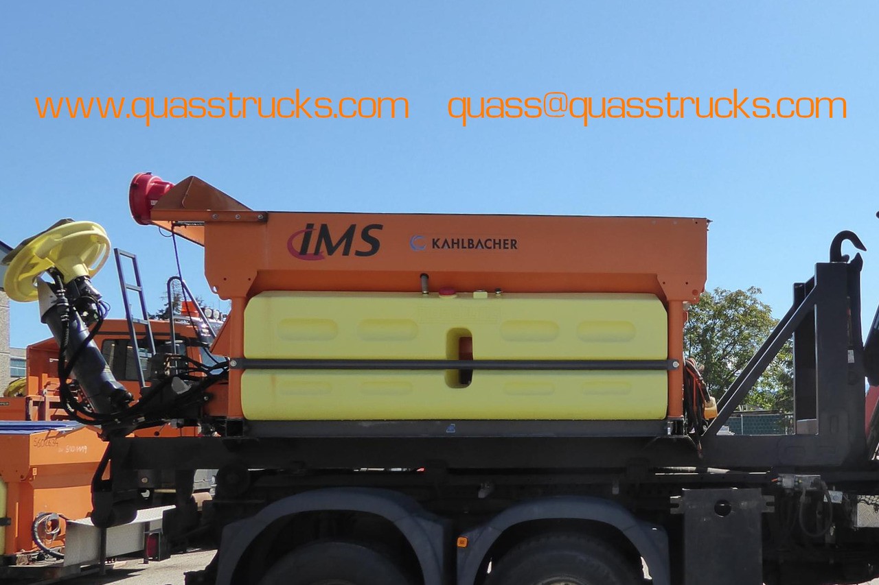 KÜPPER-WEISSER /GMEINER/BUCHER Feuchtsalzstreuer Salzstreuer Streuer auf Abrollgestell - Horgos rakodó teherautó: 3 kép. KÜPPER-WEISSER /GMEINER/BUCHER Feuchtsalzstreuer Salzstreuer Streuer auf Abrollgestell - Horgos rakodó teherautó: 3 kép.