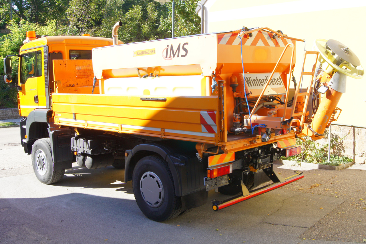 MAN TGA 18.310 BL 4x4/MEILLER/Salzstreuer/Winterdienst - Hóeltakarító gép: 3 kép. MAN TGA 18.310 BL 4x4/MEILLER/Salzstreuer/Winterdienst - Hóeltakarító gép: 3 kép.