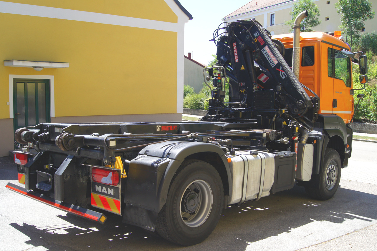 MAN TGA 18.360 BL 4x4/Euro 4/TÜV/HIAB 111/MULTILIFT/Winterdienst - Horgos rakodó teherautó, Darus autó: 5 kép. MAN TGA 18.360 BL 4x4/Euro 4/TÜV/HIAB 111/MULTILIFT/Winterdienst - Horgos rakodó teherautó, Darus autó: 5 kép.