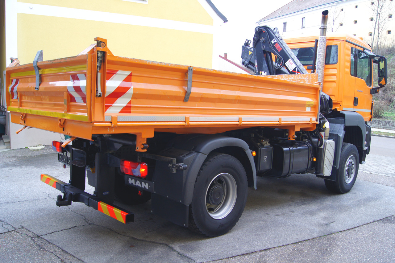 MAN TGS 18.320 BL 4x4 / HIAB 088 B-2 / Winterdienst - Billenőplatós teherautó, Darus autó: 4 kép. MAN TGS 18.320 BL 4x4 / HIAB 088 B-2 / Winterdienst - Billenőplatós teherautó, Darus autó: 4 kép.