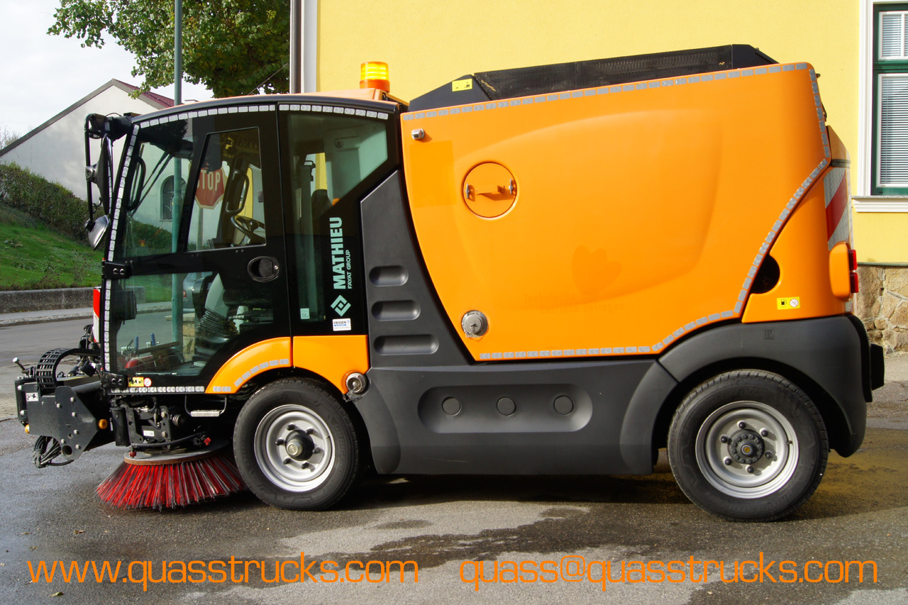 MATHIEU Azura Flex MC210 3-rd brush / EURO 6 - Utcaseprő gép: 4 kép. MATHIEU Azura Flex MC210 3-rd brush / EURO 6 - Utcaseprő gép: 4 kép.