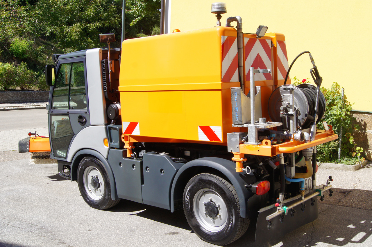 MULTICAR TREMO X56 Carrier CS/4x4/Euro 5/Besen/Wasserfass - Hóeltakarító gép: 3 kép. MULTICAR TREMO X56 Carrier CS/4x4/Euro 5/Besen/Wasserfass - Hóeltakarító gép: 3 kép.