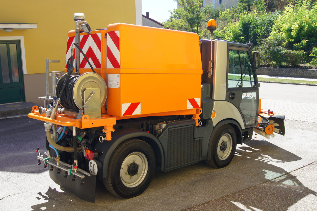 MULTICAR TREMO X56 Carrier CS/4x4/Euro 5/Besen/Wasserfass - Billenőplatós kisteherautó: 4 kép. MULTICAR TREMO X56 Carrier CS/4x4/Euro 5/Besen/Wasserfass - Billenőplatós kisteherautó: 4 kép.