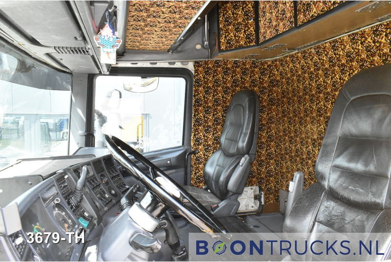Scania 164 580 V8 6x2 | MANUAL * RETARDER * OPEN EXHAUST * BOOGIE 10 WHEELS - Nyergesvontató: 2 kép. Scania 164 580 V8 6x2 | MANUAL * RETARDER * OPEN EXHAUST * BOOGIE 10 WHEELS - Nyergesvontató: 2 kép.