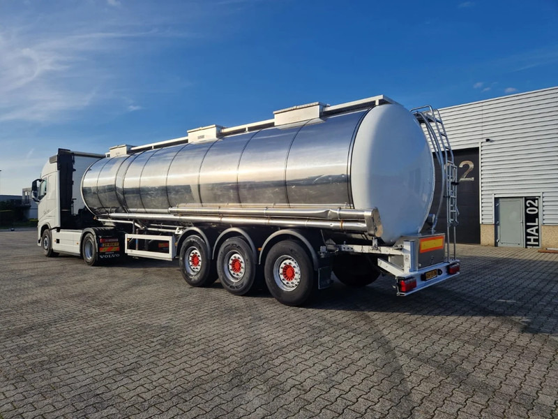 Feldbinder 38000 liter 3 kamer tankoplegger met CIP Leiding - Tartályos félpótkocsi: 2 kép. Feldbinder 38000 liter 3 kamer tankoplegger met CIP Leiding - Tartályos félpótkocsi: 2 kép.