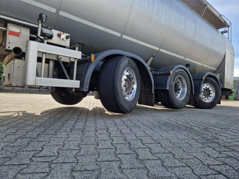 G.magyar 36000 liter geïsoleerde intra / melk tankoplegger met VSE Besturing en pomp - Tartályos félpótkocsi: 5 kép. G.magyar 36000 liter geïsoleerde intra / melk tankoplegger met VSE Besturing en pomp - Tartályos félpótkocsi: 5 kép.