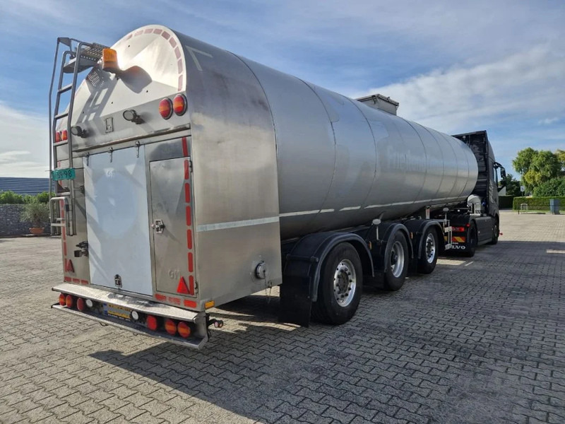 G.magyar 36000 liter geïsoleerde intra / melk tankoplegger met VSE Besturing en pomp - Tartályos félpótkocsi: 3 kép. G.magyar 36000 liter geïsoleerde intra / melk tankoplegger met VSE Besturing en pomp - Tartályos félpótkocsi: 3 kép.