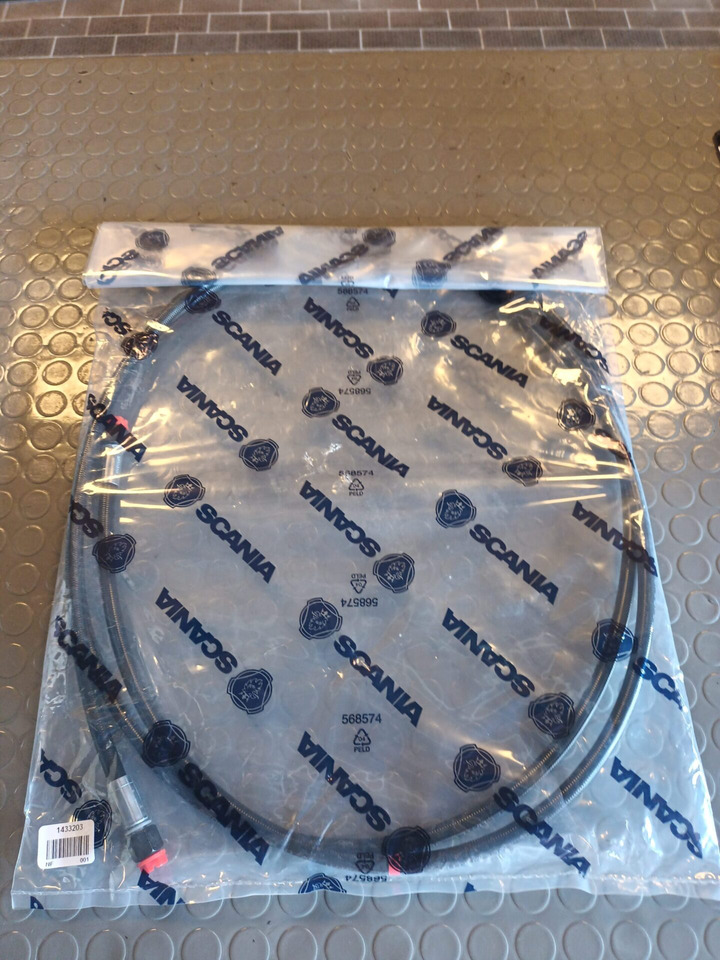 SCANIA CLUTCH HOSE - 1433203 - Kuplungcső - Teherautó: 1 kép. SCANIA CLUTCH HOSE - 1433203 - Kuplungcső - Teherautó: 1 kép.