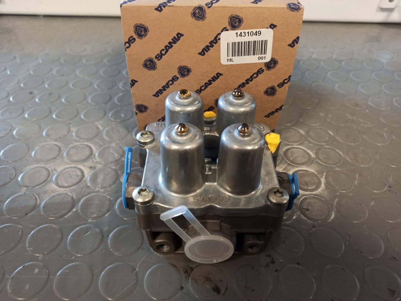 SCANIA FOUR CIRCUIT PROTECTION VLAVE - 1431049 - Fékszelep - Teherautó: 1 kép. SCANIA FOUR CIRCUIT PROTECTION VLAVE - 1431049 - Fékszelep - Teherautó: 1 kép.