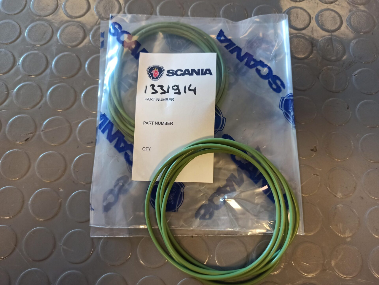 SCANIA O-RING 1331914 - Sebességváltó és alkatrészek - Teherautó: 1 kép. SCANIA O-RING 1331914 - Sebességváltó és alkatrészek - Teherautó: 1 kép.