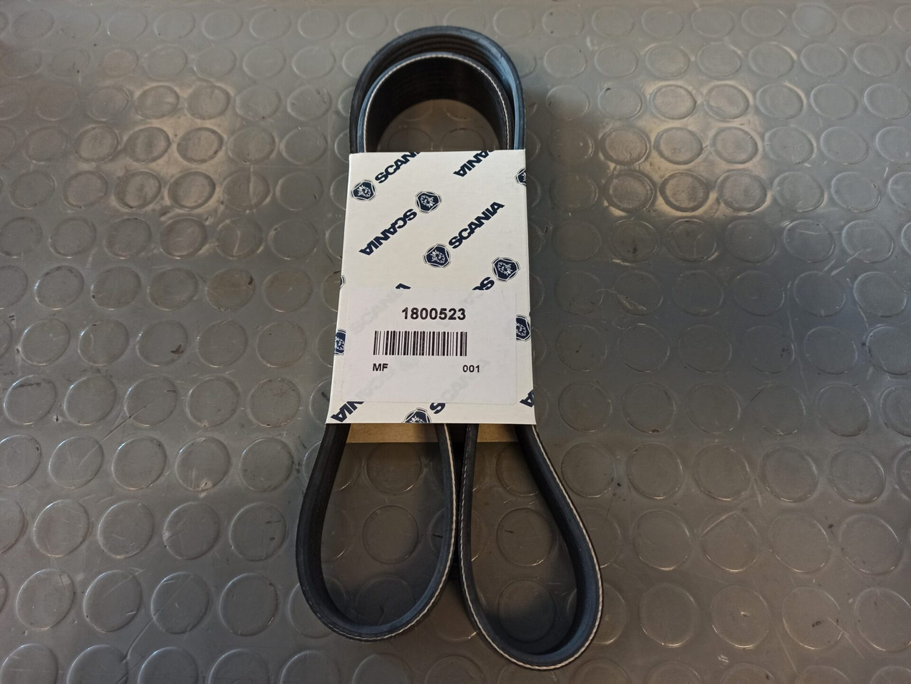 SCANIA POLY-V-BELT - 1800521 - Szíj - Teherautó: 1 kép. SCANIA POLY-V-BELT - 1800521 - Szíj - Teherautó: 1 kép.