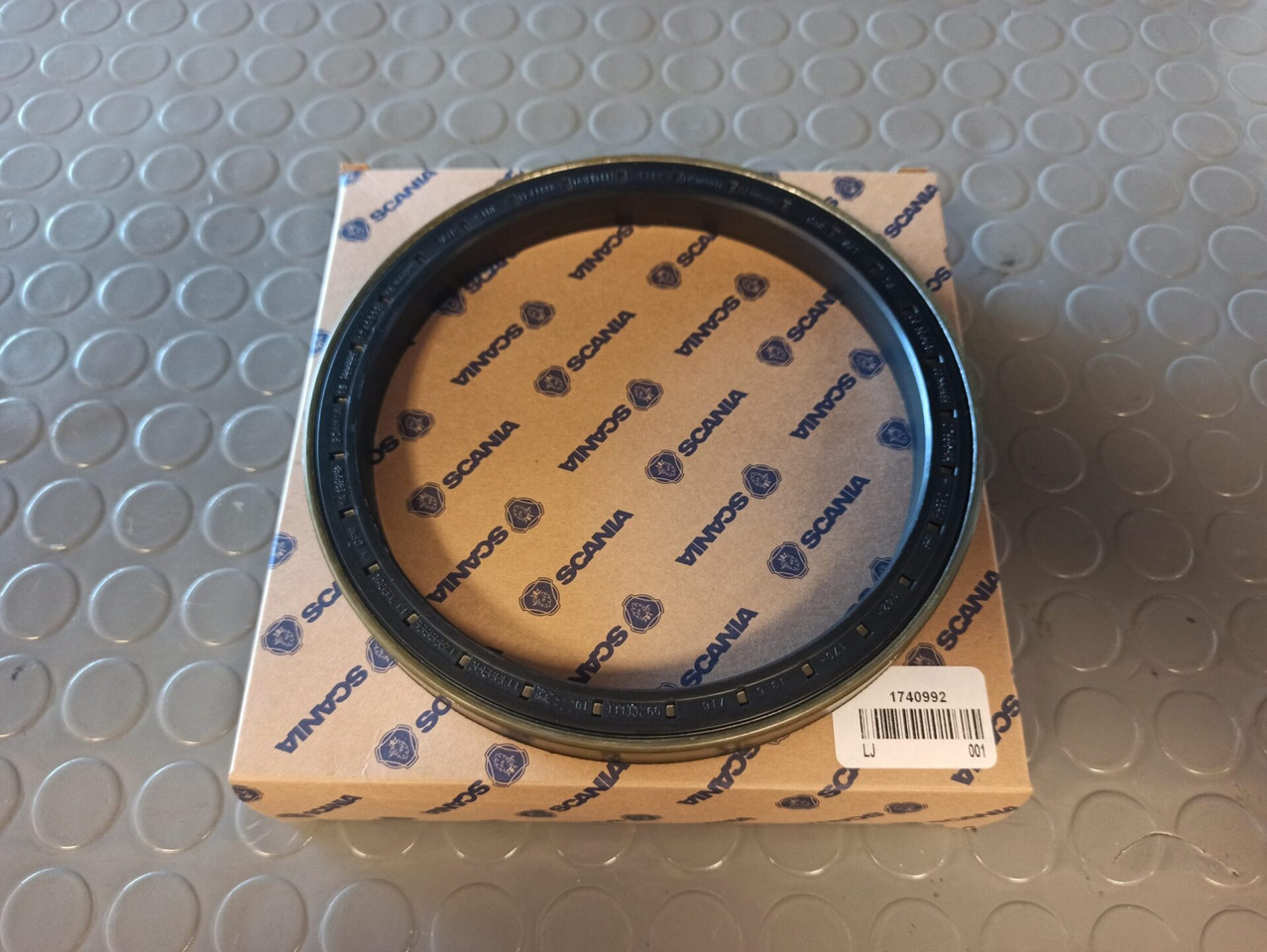 SCANIA SEAL 1740992 - Hátsó tengely - Teherautó: 1 kép. SCANIA SEAL 1740992 - Hátsó tengely - Teherautó: 1 kép.