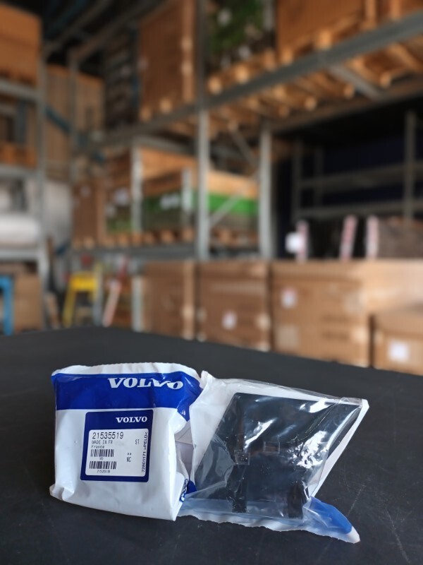 VOLVO CAP 21535519 - Lámpá/ Világítás - Teherautó: 1 kép. VOLVO CAP 21535519 - Lámpá/ Világítás - Teherautó: 1 kép.