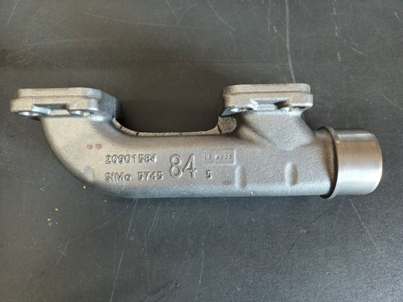 VOLVO EXHAUST MANIFOLD 20901584 - Kipufogó leömlő - Teherautó: 1 kép. VOLVO EXHAUST MANIFOLD 20901584 - Kipufogó leömlő - Teherautó: 1 kép.