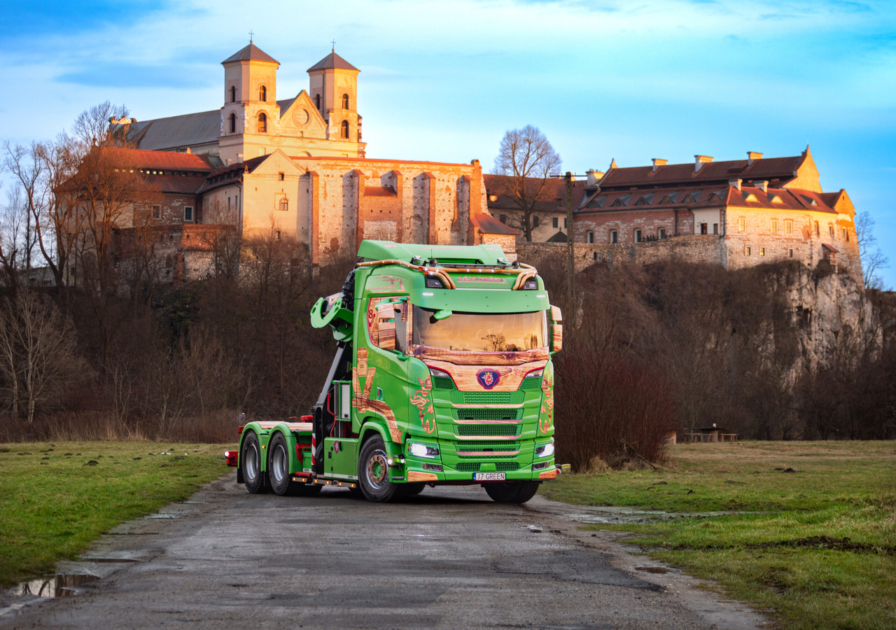 SCANIA S770 V8 - Nyergesvontató: 1 kép. SCANIA S770 V8 - Nyergesvontató: 1 kép.