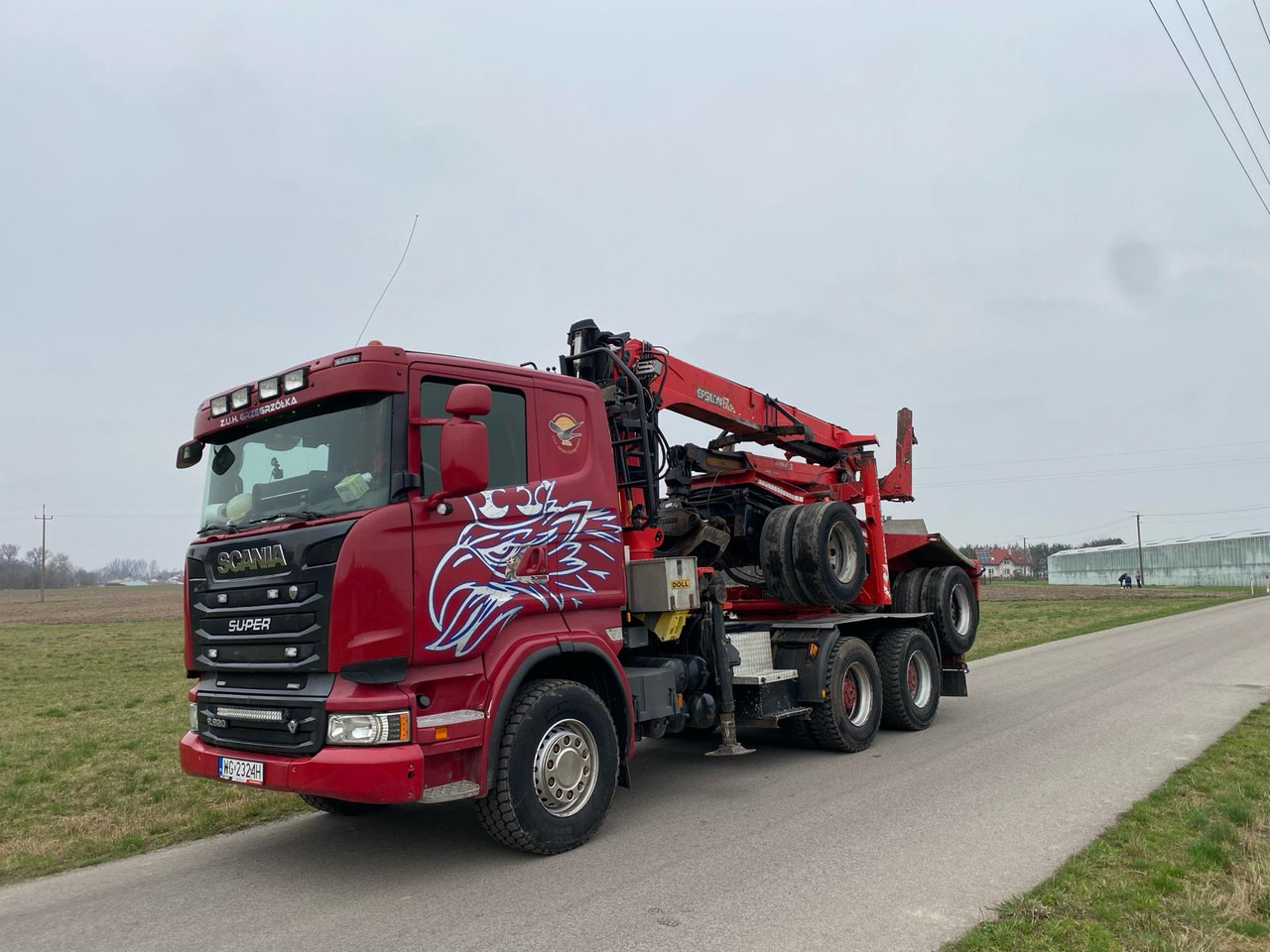 SCANIA R620 - Rönkszállító teherautó, Darus autó: 1 kép. SCANIA R620 - Rönkszállító teherautó, Darus autó: 1 kép.