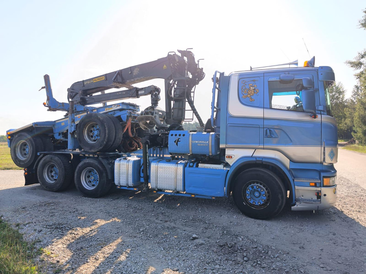 SCANIA R620 V8 - Rönkszállító teherautó, Darus autó: 5 kép. SCANIA R620 V8 - Rönkszállító teherautó, Darus autó: 5 kép.
