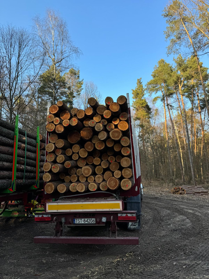 ZASŁAW D651A - Rönkszállító félpótkocsi: 3 kép. ZASŁAW D651A - Rönkszállító félpótkocsi: 3 kép.