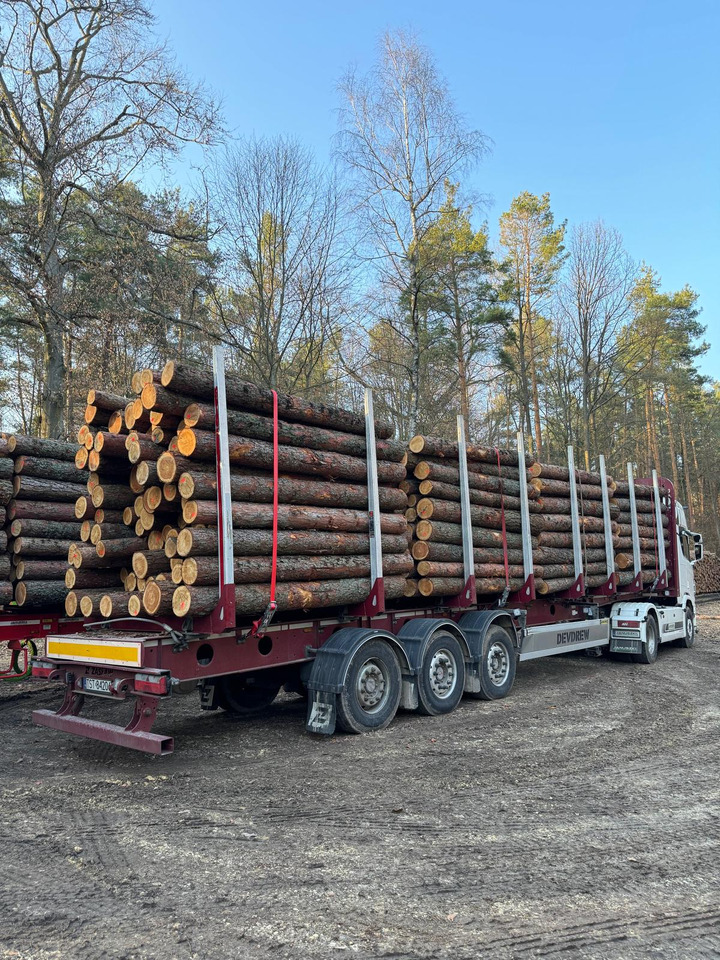 ZASŁAW D651A - Rönkszállító félpótkocsi: 5 kép. ZASŁAW D651A - Rönkszállító félpótkocsi: 5 kép.