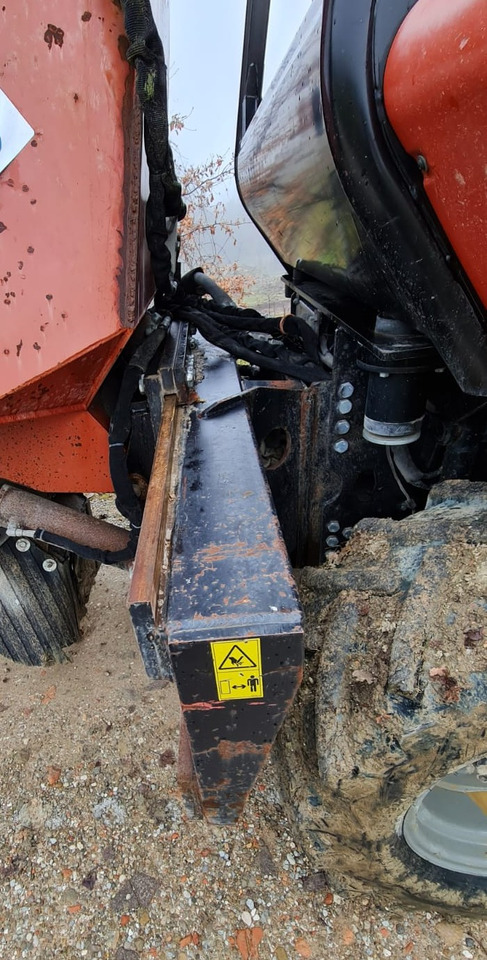 DITCH WITCH RT125 - Árokásó: 3 kép. DITCH WITCH RT125 - Árokásó: 3 kép.