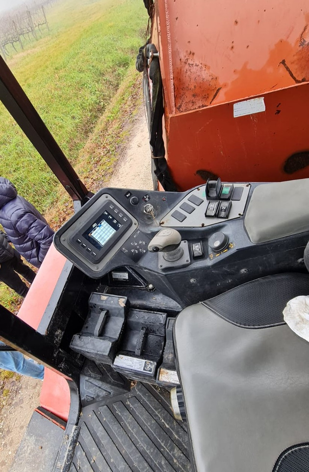 DITCH WITCH RT125 - Árokásó: 5 kép. DITCH WITCH RT125 - Árokásó: 5 kép.