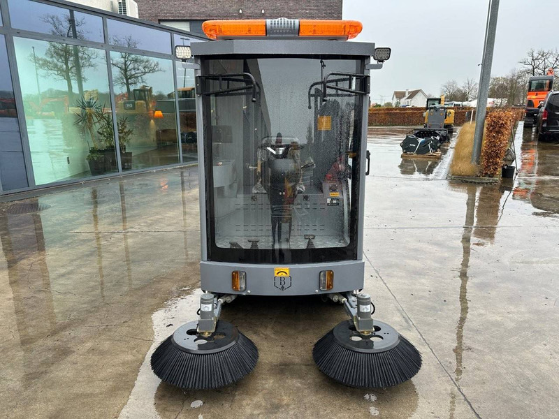 Å koda DY2400 - Utcaseprő gép: 2 kép. Å koda DY2400 - Utcaseprő gép: 2 kép.