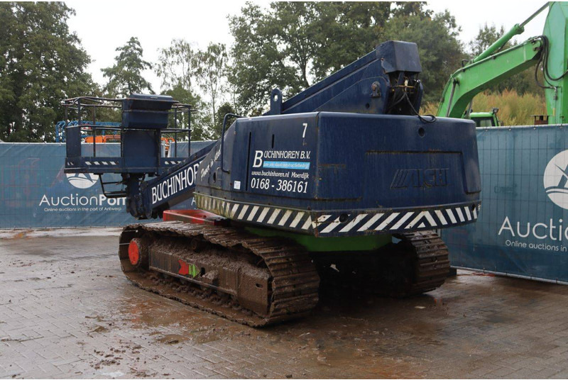 Aichi RZ150 - Teleszkópos emelő: 4 kép. Aichi RZ150 - Teleszkópos emelő: 4 kép.