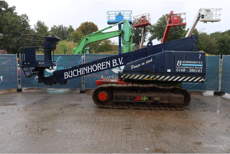Aichi RZ150 - Teleszkópos emelő: 2 kép. Aichi RZ150 - Teleszkópos emelő: 2 kép.
