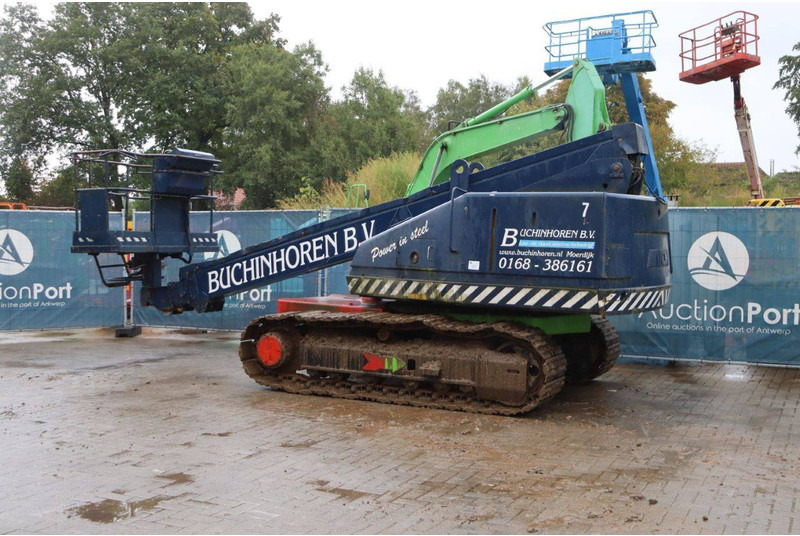 Aichi RZ150 - Teleszkópos emelő: 3 kép. Aichi RZ150 - Teleszkópos emelő: 3 kép.