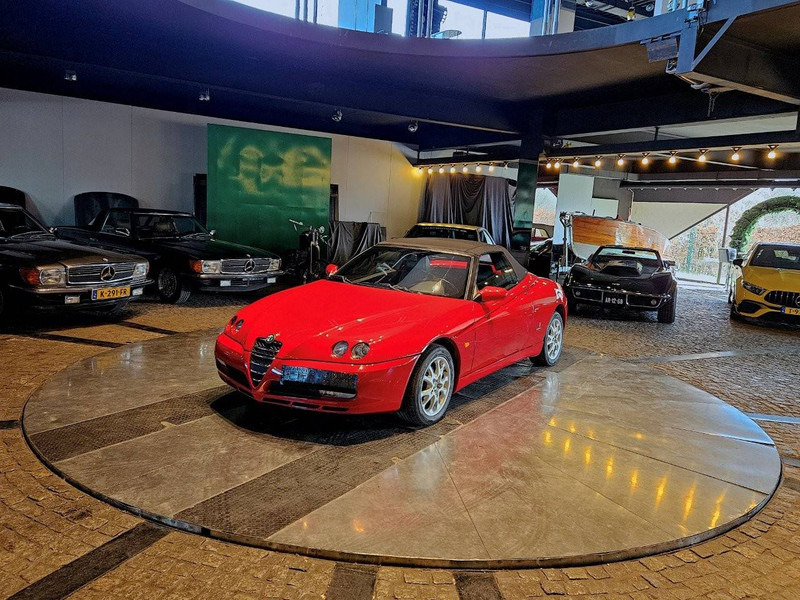 Alfa Romeo Spider (916 - update 3) _ 2.0 TS - Szedán: 4 kép. Alfa Romeo Spider (916 - update 3) _ 2.0 TS - Szedán: 4 kép.
