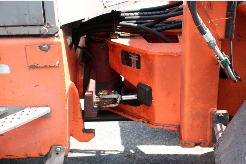 Gumikerekes homlokrakodó Atlas 86E: 19 kép.