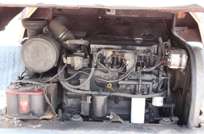 Gumikerekes homlokrakodó Atlas 86E: 18 kép.