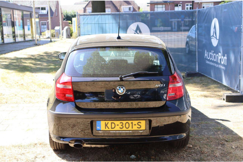 BMW 1 Serie 116i - Szedán: 5 kép. BMW 1 Serie 116i - Szedán: 5 kép.
