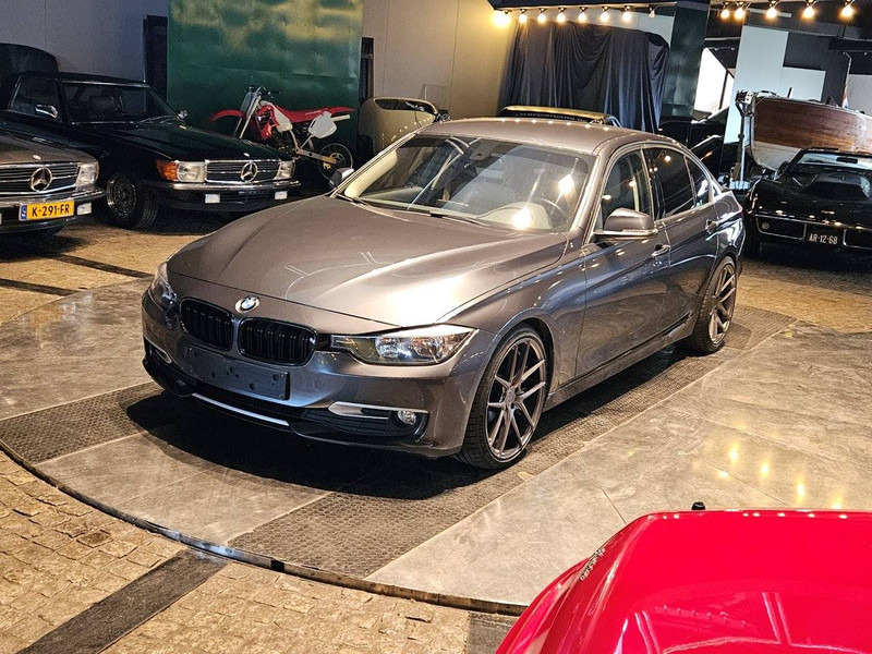 BMW 3-Reeks (F30) _ 320d - Autó: 1 kép. BMW 3-Reeks (F30) _ 320d - Autó: 1 kép.