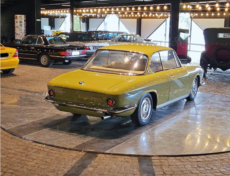 BMW 3200 CS - Szedán: 2 kép. BMW 3200 CS - Szedán: 2 kép.