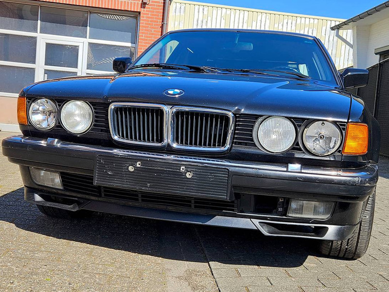 BMW 750IL - Szedán: 5 kép. BMW 750IL - Szedán: 5 kép.